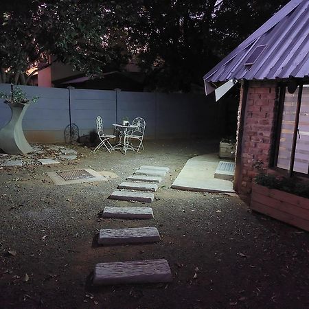 The Spare Room Cottage - Cosy And Private Bloemfontein Exterior foto