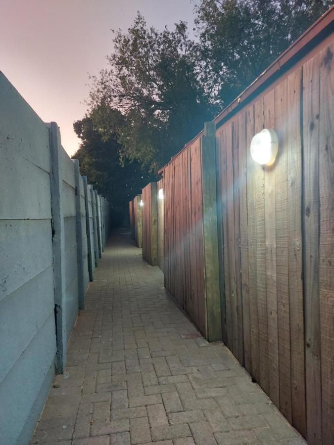 The Spare Room Cottage - Cosy And Private Bloemfontein Exterior foto